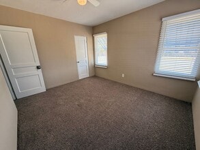 218 Linda Vista Dr in Bakersfield, CA - Building Photo - Building Photo