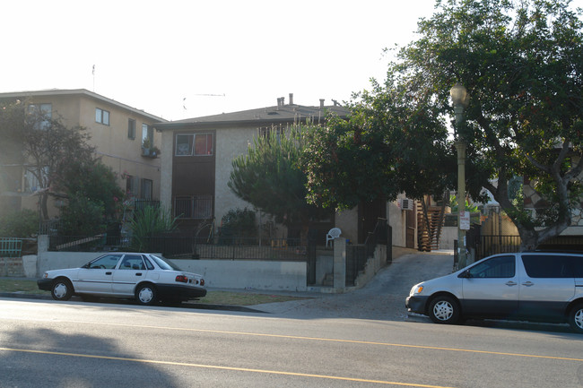 118 S Rampart Blvd in Los Angeles, CA - Foto de edificio - Building Photo
