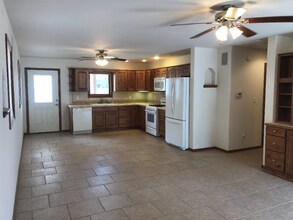 406 N 4th St in Alpine, TX - Building Photo - Building Photo