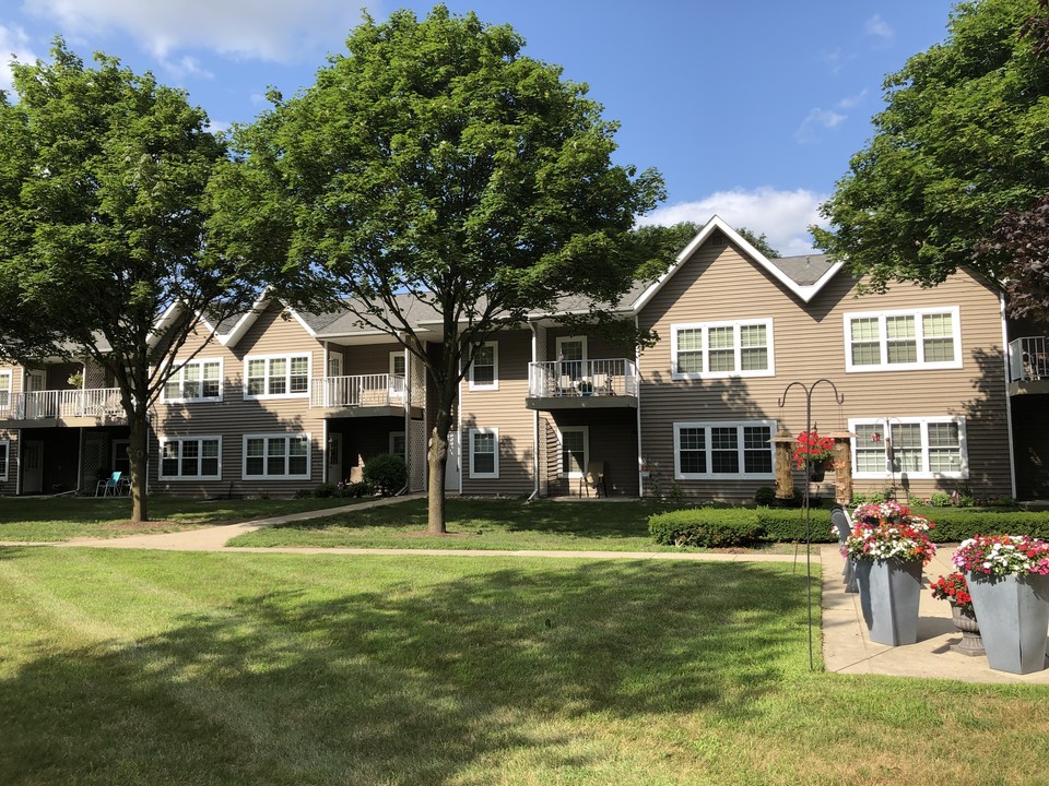 Hope Senior Apartments-62+ in Oxford, MI - Foto de edificio