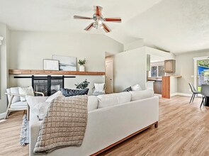 961 W Newport St in Meridian, ID - Building Photo - Building Photo