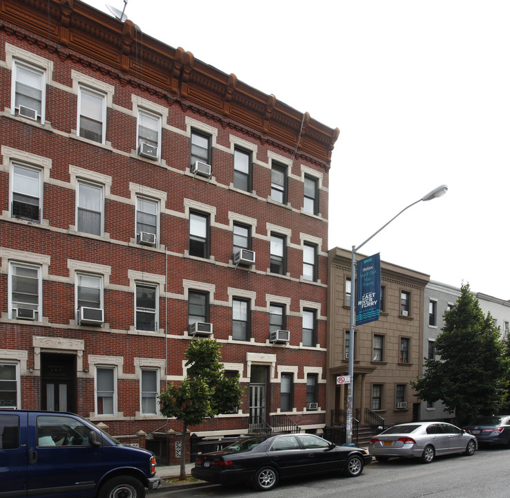 145 N 7th St in Brooklyn, NY - Building Photo