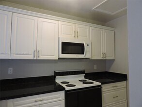 14867 SW 104th St in Miami, FL - Building Photo - Building Photo