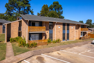 Scenic Pines Apartments in Longview, TX - Building Photo - Interior Photo