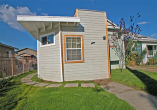 1293 W. 36th St. in Los Angeles, CA - Building Photo - Building Photo