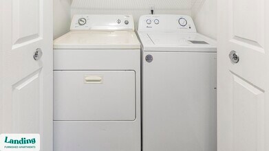 10263 Whispering Forest Dr, Unit 1312 in Jacksonville, FL - Foto de edificio - Building Photo