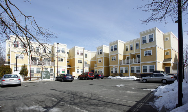 Palmer Cove Apartments in Salem, MA - Foto de edificio - Building Photo