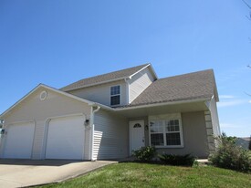 2500-2502-2502 Northampton Dr in Columbia, MO - Building Photo