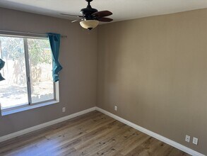 14738 Poplar St in Hesperia, CA - Building Photo - Building Photo