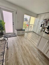 2413 NE 10th St in Hallandale Beach, FL - Building Photo - Building Photo