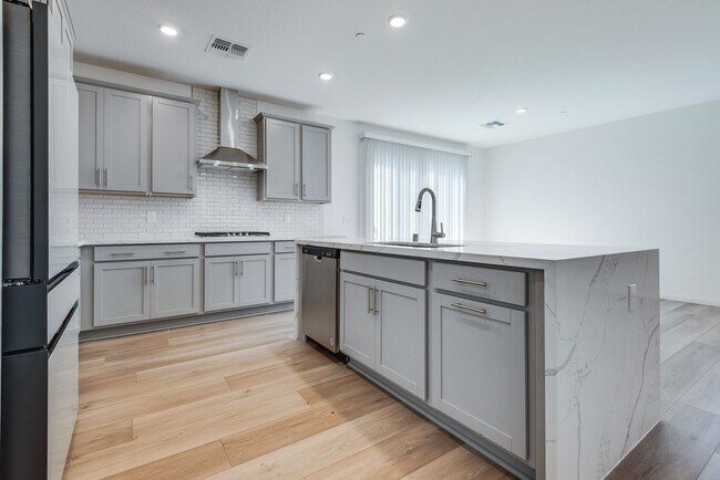 1609 Crowned Eagle St in Las Vegas, NV - Building Photo - Building Photo