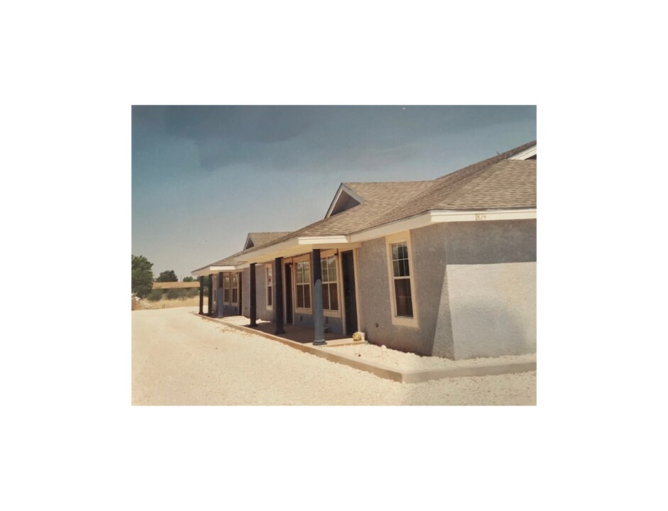 1824 S Globe Ave, Unit A in Portales, NM - Building Photo