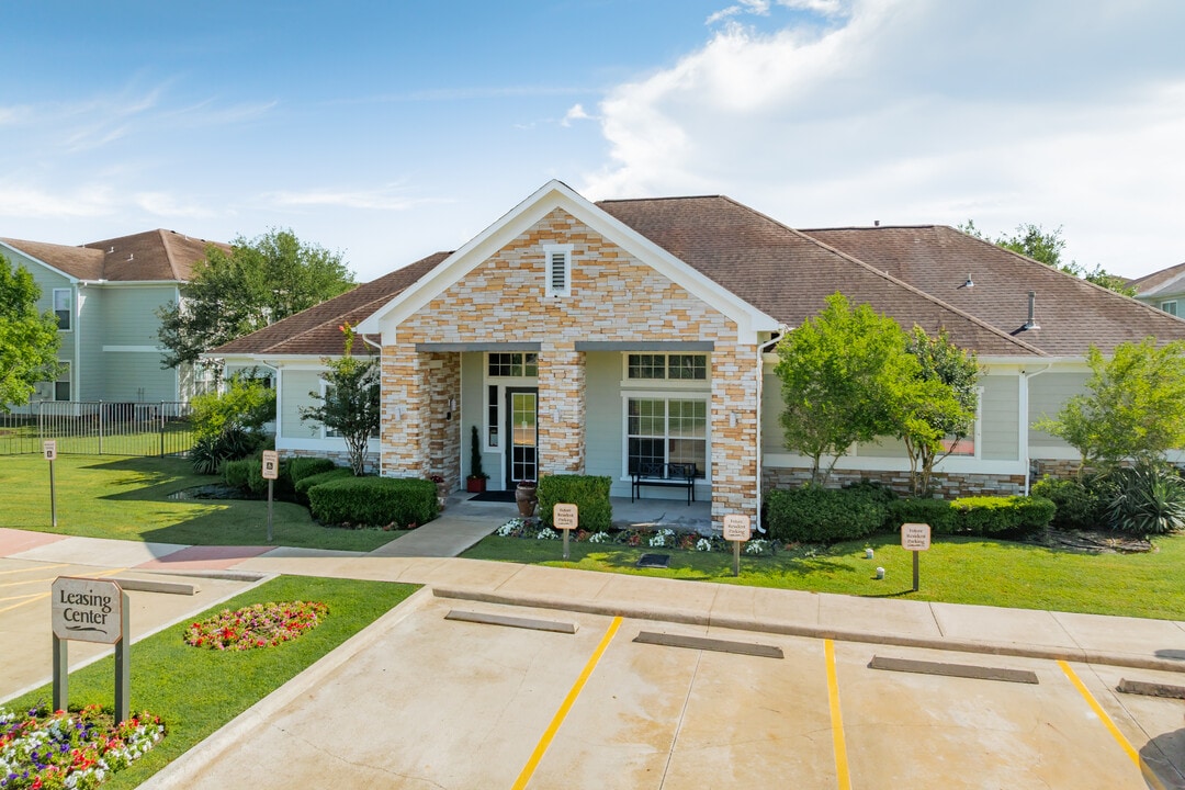 Point Royale in Victoria, TX - Foto de edificio