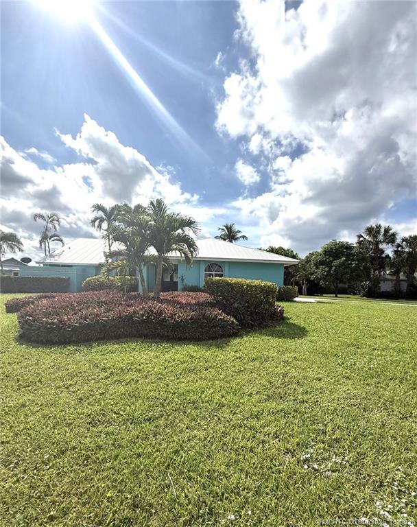 1998 NE Ginger Terrace in Jensen Beach, FL - Building Photo - Building Photo