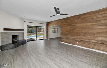 6614 E Kelton Ln in Scottsdale, AZ - Building Photo - Building Photo