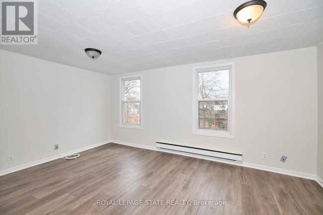 33 Lock St in St Catharines, ON - Building Photo - Building Photo