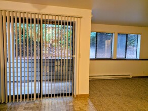 9233 Interlake Ave N in Seattle, WA - Foto de edificio - Building Photo