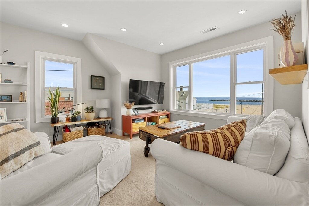 51 Cutler St in Winthrop, MA - Building Photo