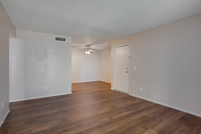 North Country Club Apartments in Mesa, AZ - Foto de edificio - Interior Photo