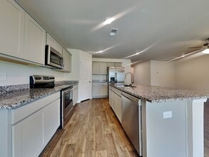 335 Crooked Pne Ct in Columbia, SC - Building Photo - Building Photo