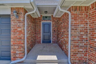 816 Lakeview Dr in Moore, OK - Building Photo - Building Photo