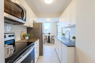 440 Eglinton in Toronto, ON - Building Photo - Building Photo