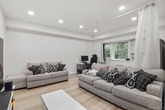 140 N Broadway in Irvington, NY - Building Photo - Building Photo