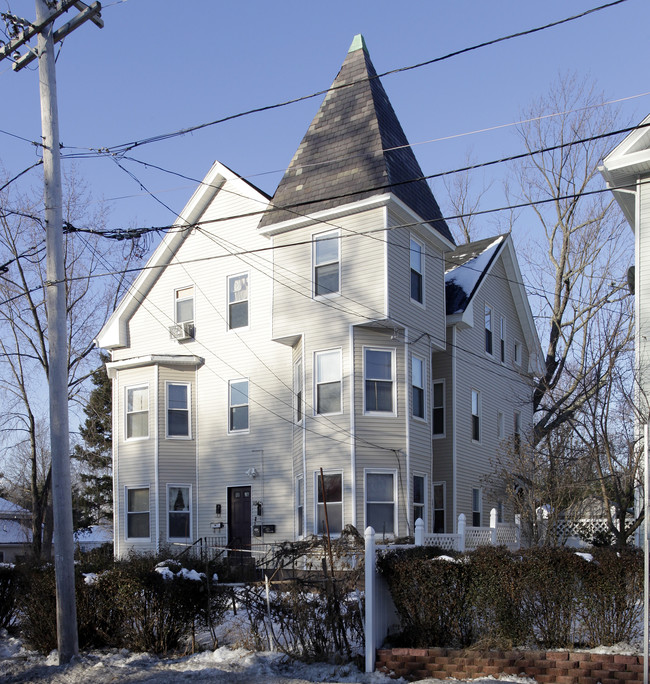 1045 Elmwood Ave in Providence, RI - Building Photo - Building Photo