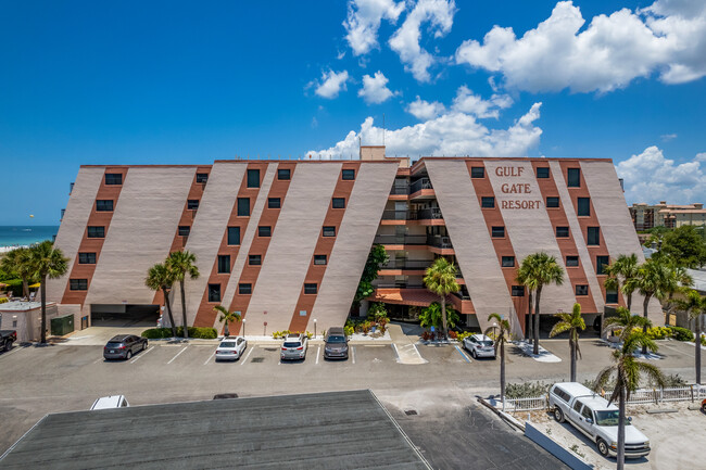 Gulf Gate Resort in St Pete Beach, FL - Foto de edificio - Building Photo