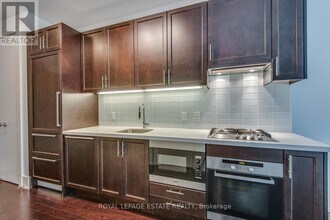 39 Queens Quay E in Toronto, ON - Building Photo - Building Photo