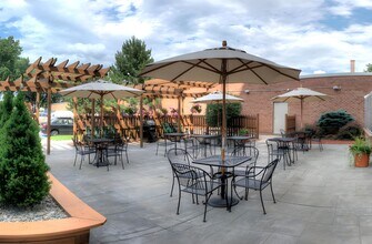 1600 East in Rochester, NY - Foto de edificio - Building Photo