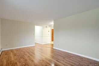 160 Union Corners Rd in Warwick, NY - Building Photo - Building Photo