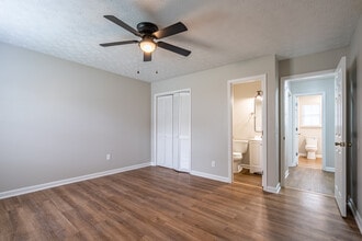 236 Landon Ct NE in Calhoun, GA - Building Photo - Building Photo