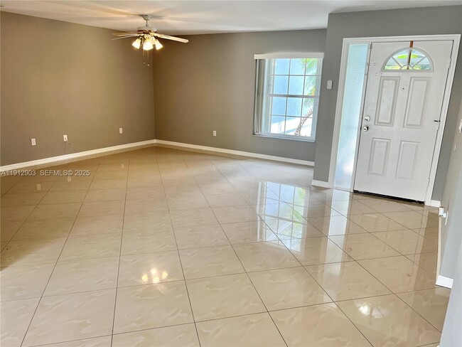 15561 Spring Line Ln in Ft. Myers, FL - Building Photo - Building Photo