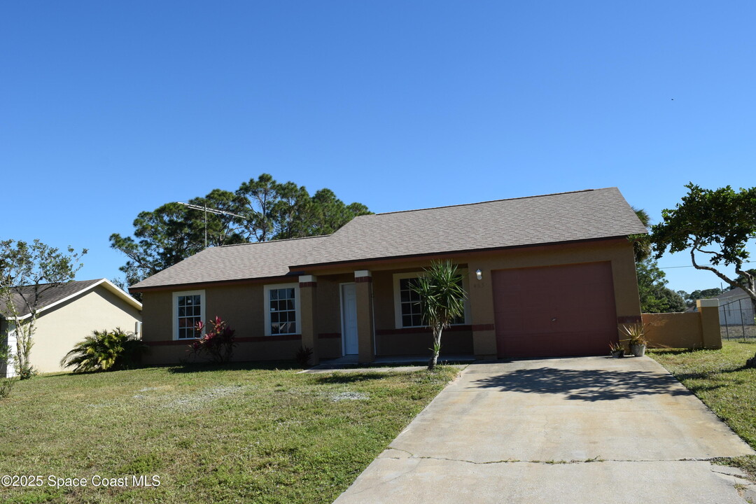 465 Tuloma Ave SW in Palm Bay, FL - Building Photo