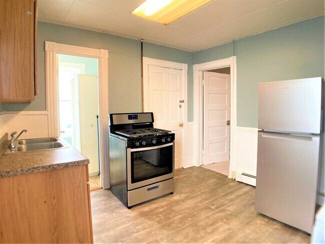 18 Franklin St in Poughkeepsie, NY - Building Photo - Building Photo