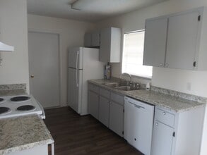 5410 Parnell Ave in Spring Hill, FL - Building Photo - Building Photo