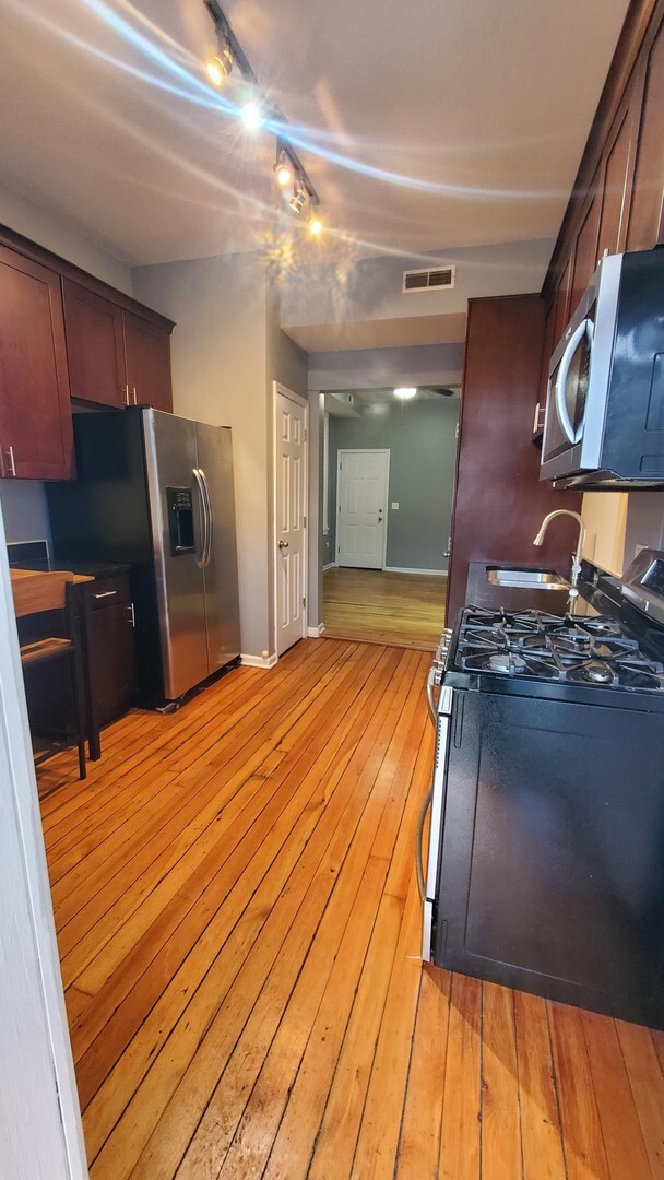 1337 N Greenview Ave in Chicago, IL - Building Photo - Building Photo