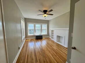 4908 N Saint Louis Ave, Unit 1N in Chicago, IL - Foto de edificio - Building Photo