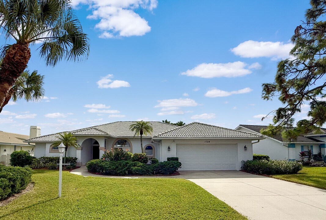 1724 Kilruss Dr in Venice, FL - Building Photo