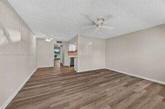 2801 Victoria Way in Coconut Creek, FL - Building Photo - Building Photo