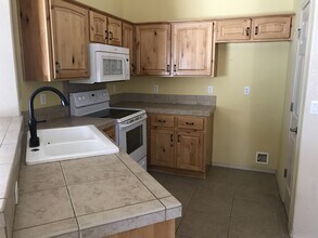 220 Geronimo Blvd in Lake Havasu City, AZ - Building Photo - Building Photo