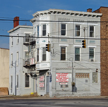 1702 Central Pkwy in Cincinnati, OH - Foto de edificio - Building Photo