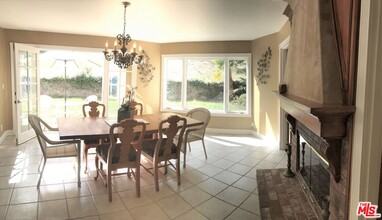 30550 Mulholland Hwy in Agoura Hills, CA - Building Photo - Building Photo