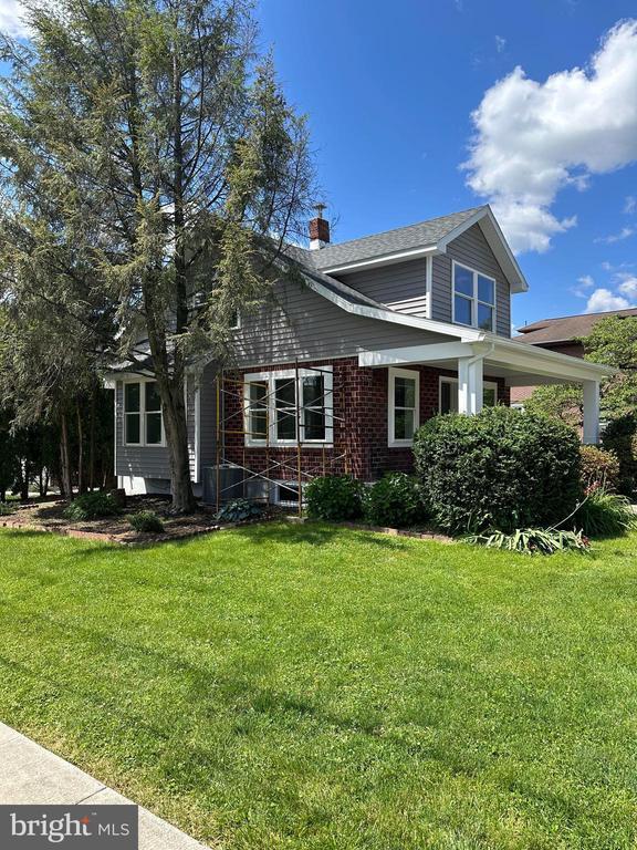 property at 2102 Reading Ave