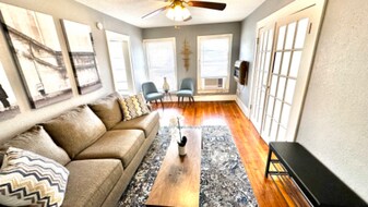 4405 Woodside St, Unit 4 in Houston, TX - Building Photo