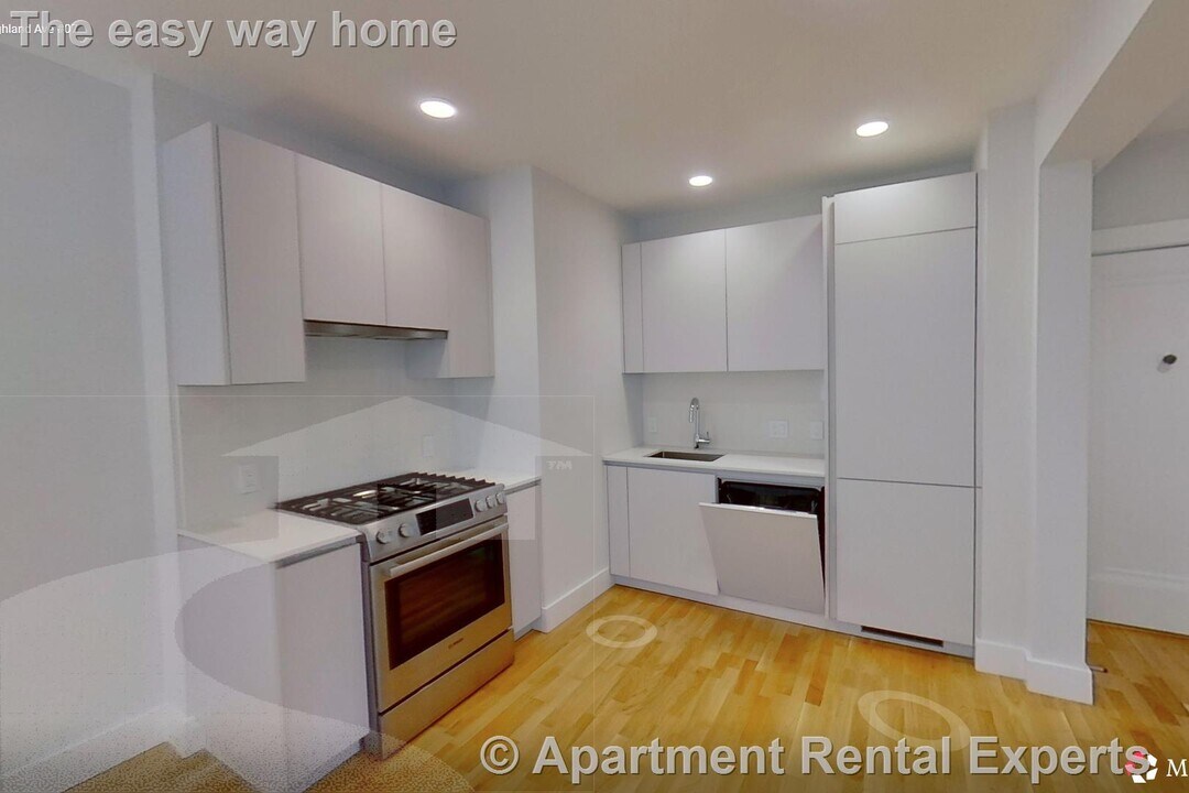 136 Highland Ave in Somerville, MA - Building Photo