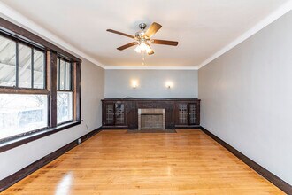 3312 W Armitage Ave in Chicago, IL - Foto de edificio - Building Photo