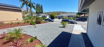 13610 Los Olivos Ave in Poway, CA - Building Photo - Building Photo