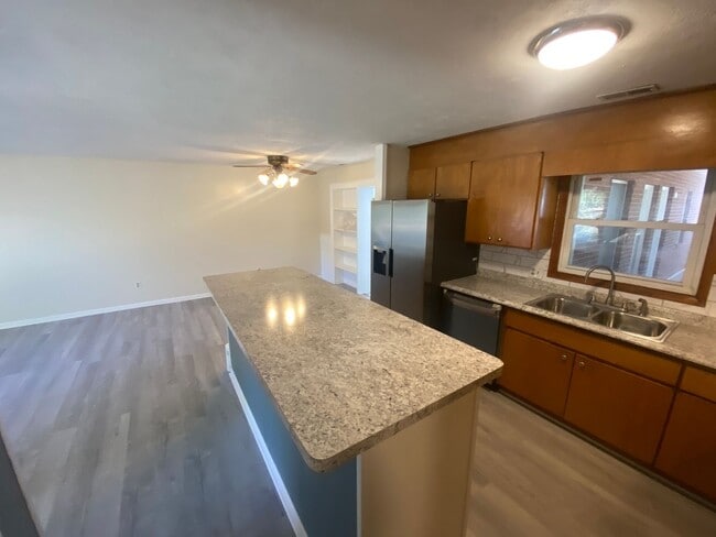 1107 Roanoke St E in Blacksburg, VA - Building Photo - Building Photo